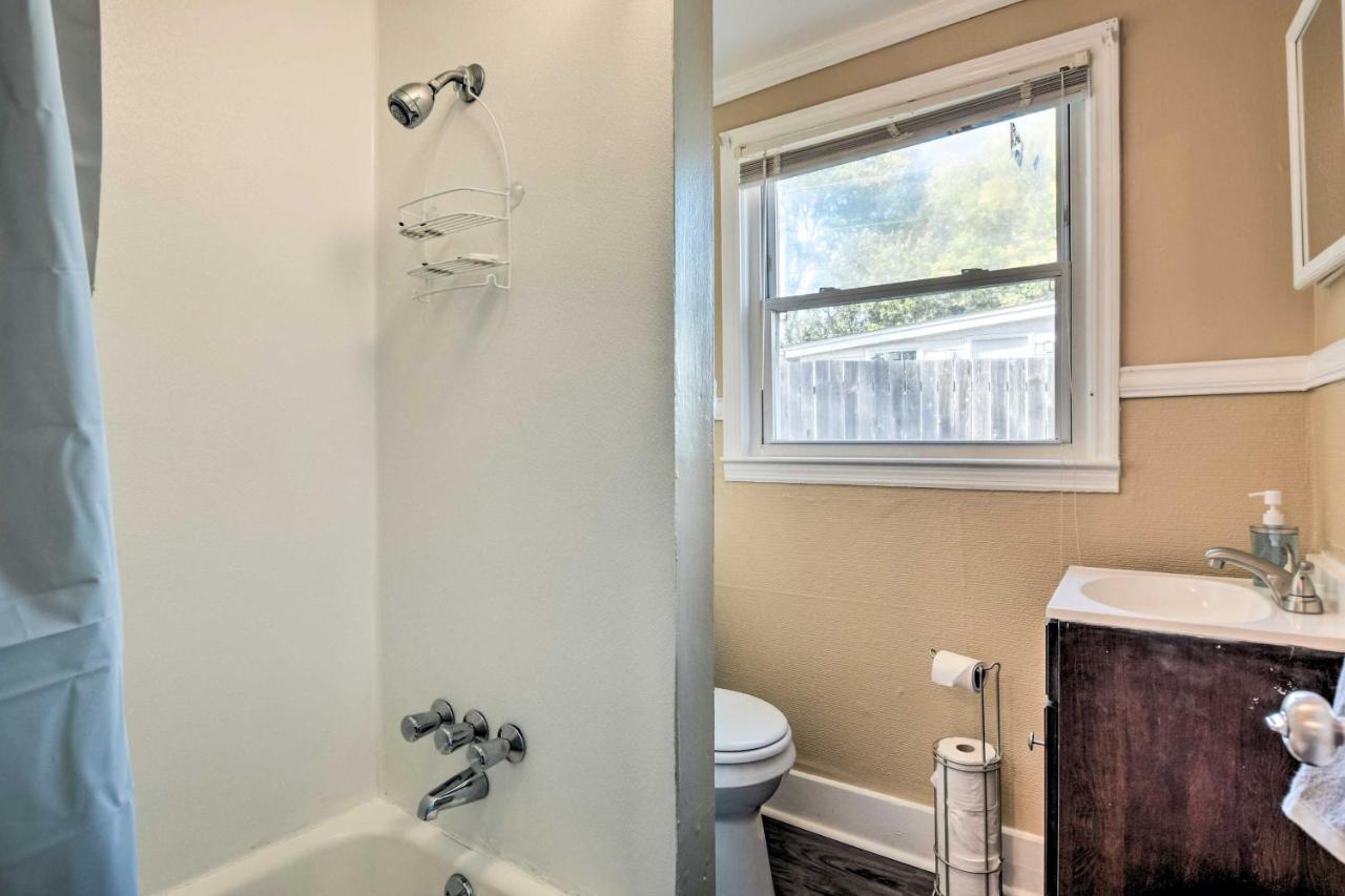 Cozy Greenville Bungalow About 2 Mi To Downtown! Εξωτερικό φωτογραφία